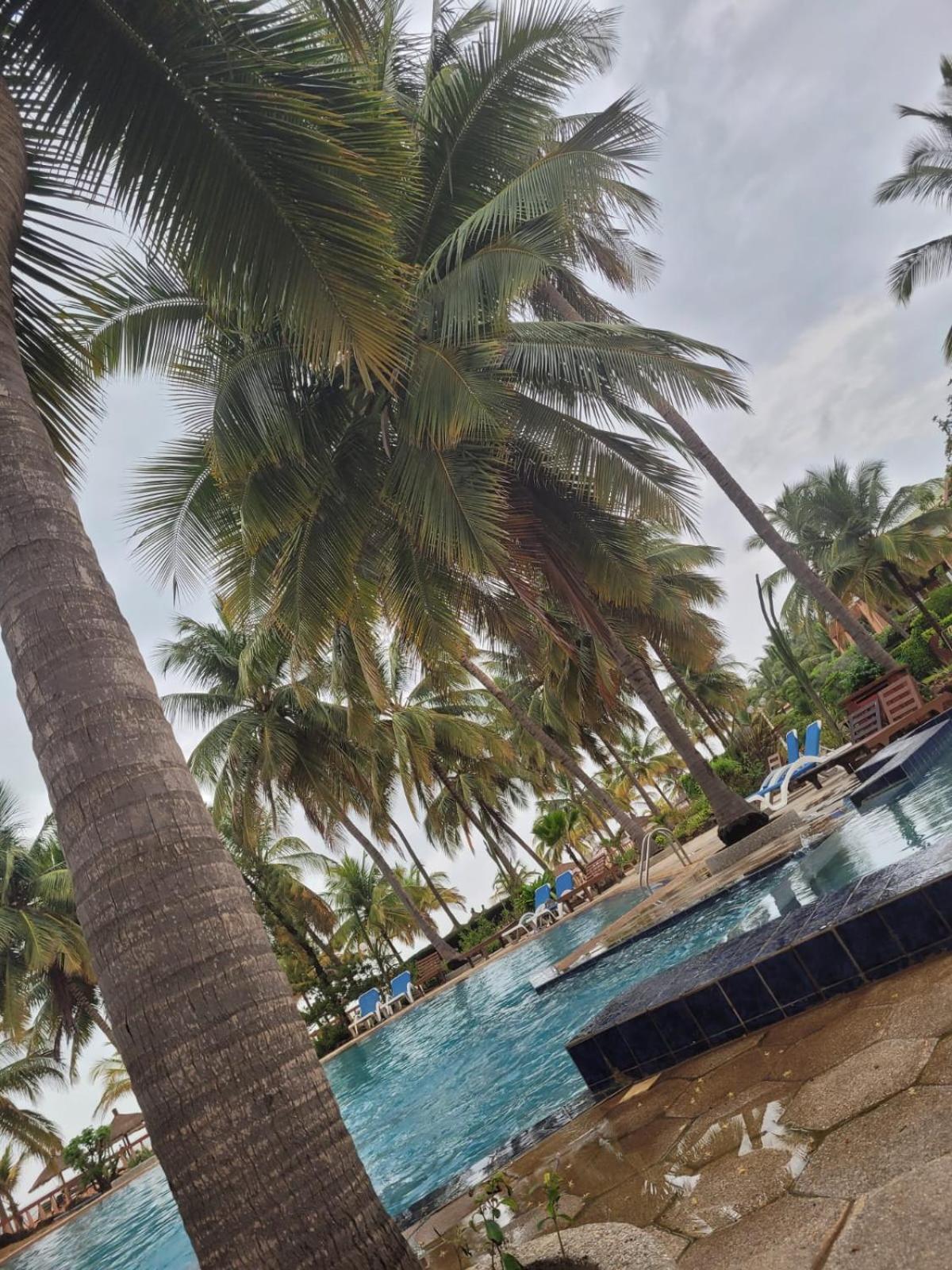 Villa Bord De Mer Avec Piscine Sali Tapé Exteriör bild
